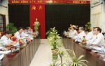 Đồng chí Phạm Vũ Luận, UVTƯ Đảng, Bộ trưởng Bộ GD-ĐT làm việc với lãnh đạo tỉnh - Ảnh: THÀNH DŨNG