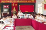 Phó Chủ tịch UBND tỉnh Nguyễn Quân Chính phát biểu tại buổi làm việc với UBND xã Cam Thủy