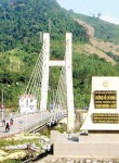 Cầu treo Đakrông, một điểm du lịch nổi tiếng của huyện Đakrông