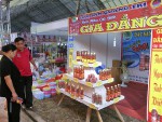Sản phẩm nước mắm Gia Đẳng, xã Triệu Lăng, Triệu Phong thu hút khách hàng tại các hội chợ.
