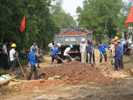 Tuổi trẻ Vĩnh Linh tham gia xây dựng nông thôn mới