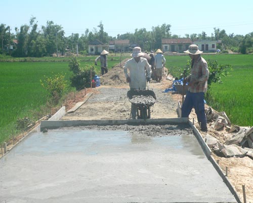Đẩy nhanh tiến độ cứng hóa giao thông nông thôn trên địa bàn huyện Hải Lăng