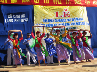 Làng Phi Thừa, xã Cam An đón nhận danh hiệu đơn vị văn hóa