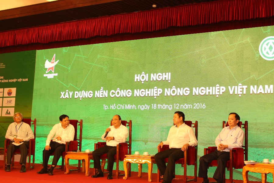 Thủ tướng Nguyễn Xuân Phúc chu trì Hội nghị "Xây dựng nền nông nghiệp công nghiệp Việt Nam”.