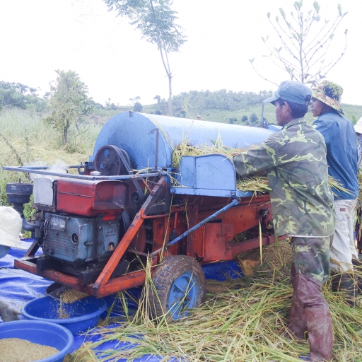 Nông dân Hướng Hóa đưa máy móc vào phục vụ sản xuất nông nghiệp