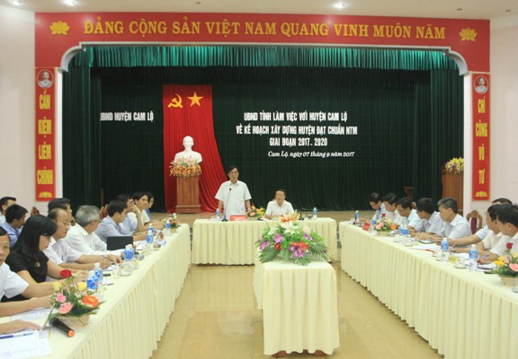 Đồng chí Nguyễn Đức Chính, Chủ tịch UBND tỉnh phát biểu tại buổi làm việc