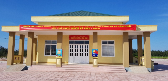 Hội trường nhà văn hóa trung tâm xã Vĩnh Thái mới được đầu tư xây dựng khang trang