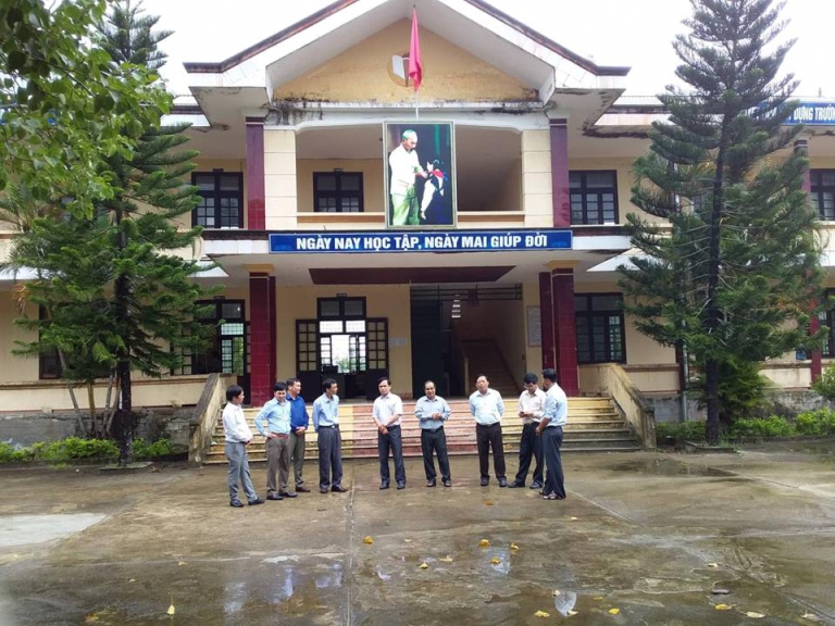 Kiểm tra trường học ở huyện Triệu Phong