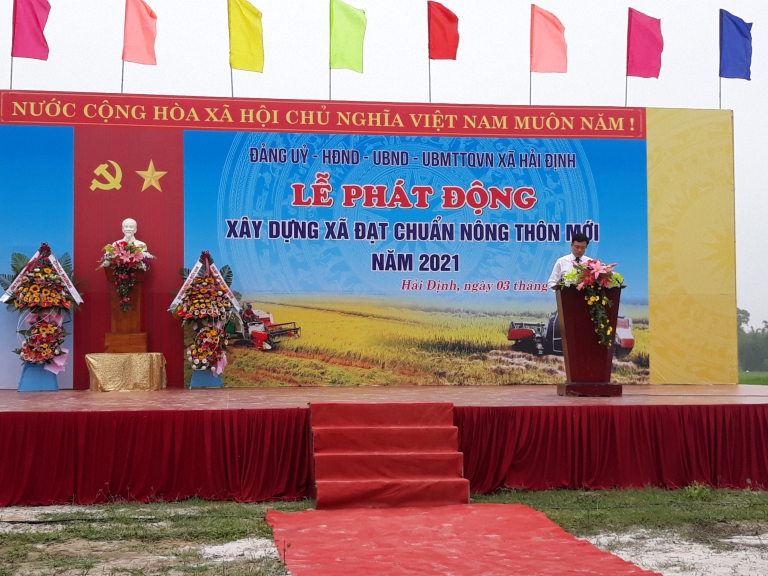 Đồng chí Lê Đức Thịnh,Chủ tịch UBND huyện phát biểu chỉ đạo tại Lễ phát động