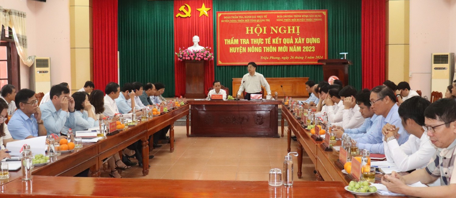 Quang cảnh tạo buổi làm việc thẩm tra thực tế huyện Triệu Phong