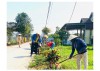 Người dân xã Cam Hiếu, huyện Cam Lộ tham gia chỉnh trang nông thôn để xây dựng nông thôn mới