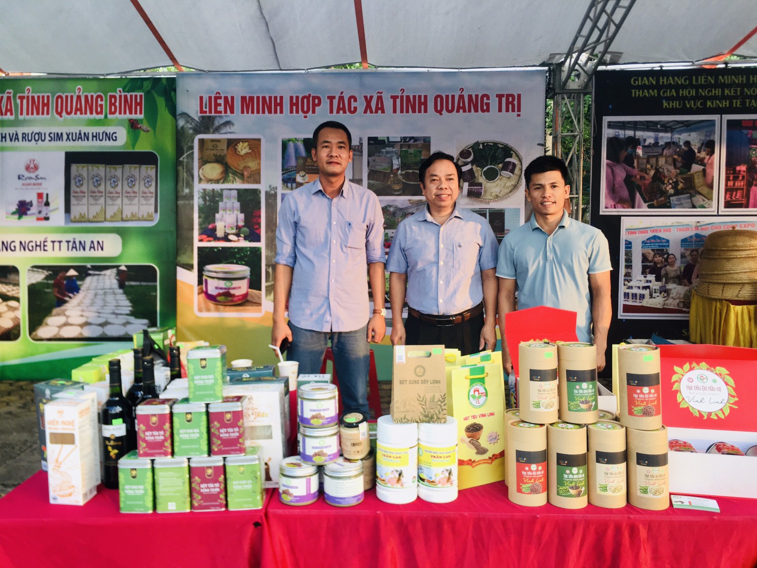 Các HTX tham gia Hội nghị xúc tiến thương mại kết nối cung cầu tại Hà Tĩnh