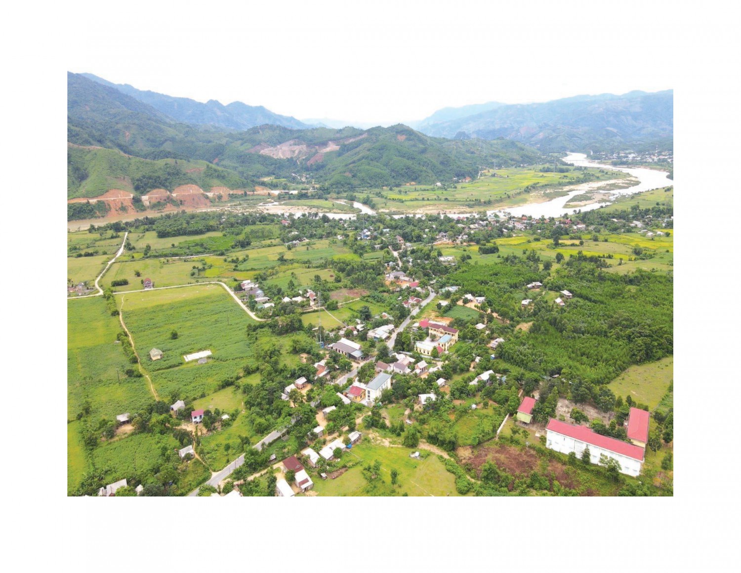 Bộ mặt nông thôn của xã Mò Ó, huyện Đakrông có nhiều khởi sắc sau gần 13 năm triển khai xây dựng NTM