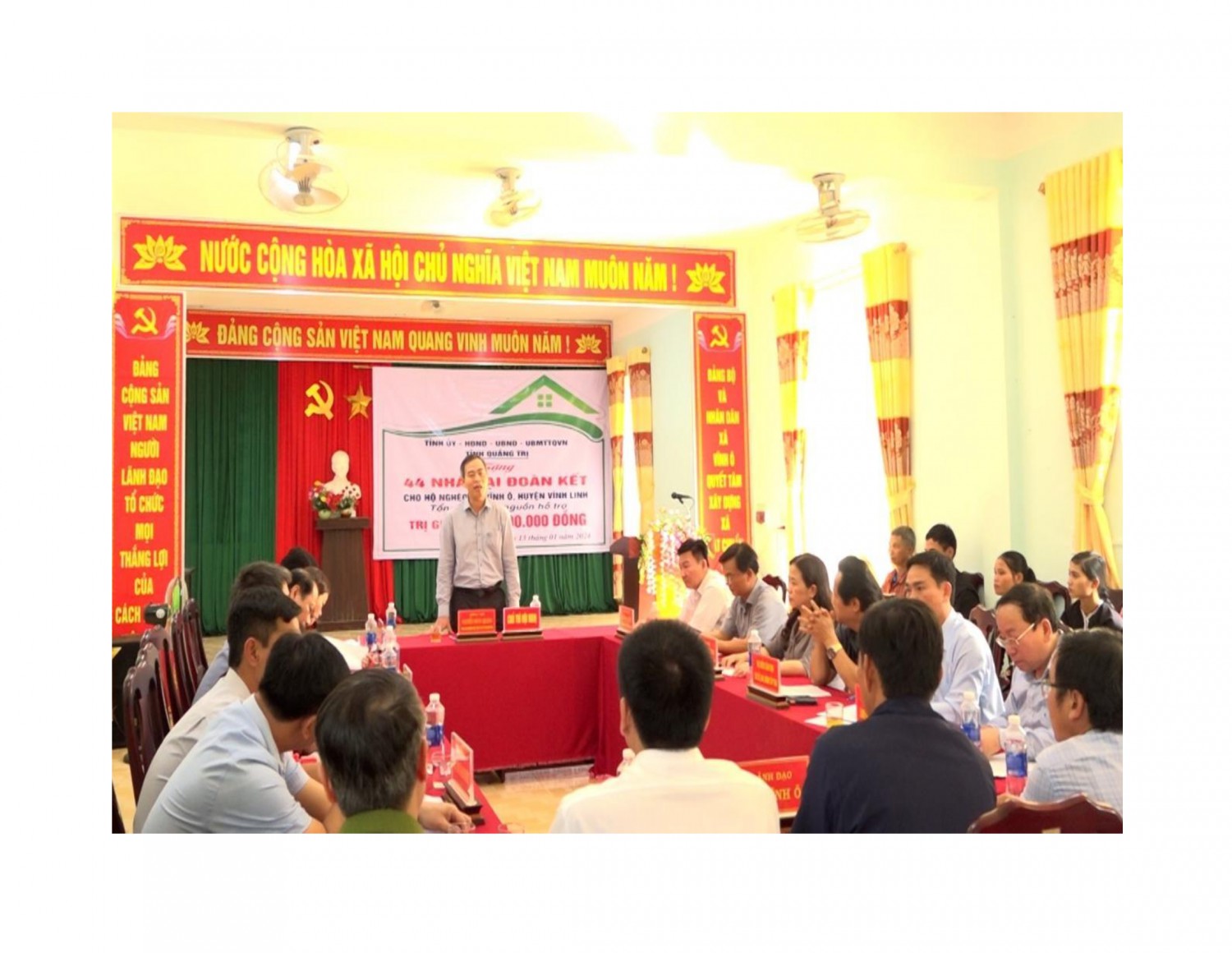 Đồng chí Nguyễn Đăng Quang Phó Bí thư Thường trực Tỉnh uỷ-Chủ tịch HĐND tỉnh phát biểu chỉ đạo tại buổi làm việc với xã Vĩnh Ô