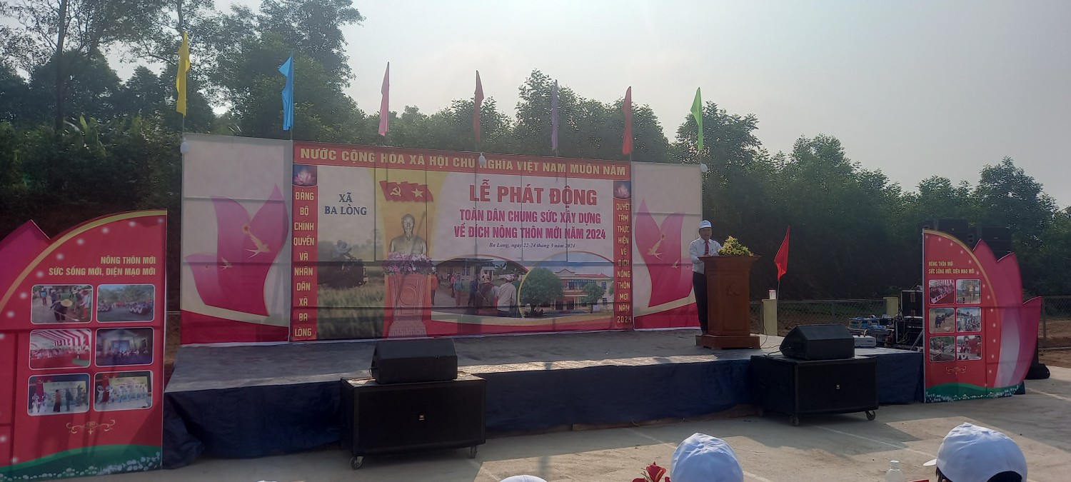 Lãnh đạo UBND huyện Đakrông phát biểu chỉ đạo tại buổi Lễ