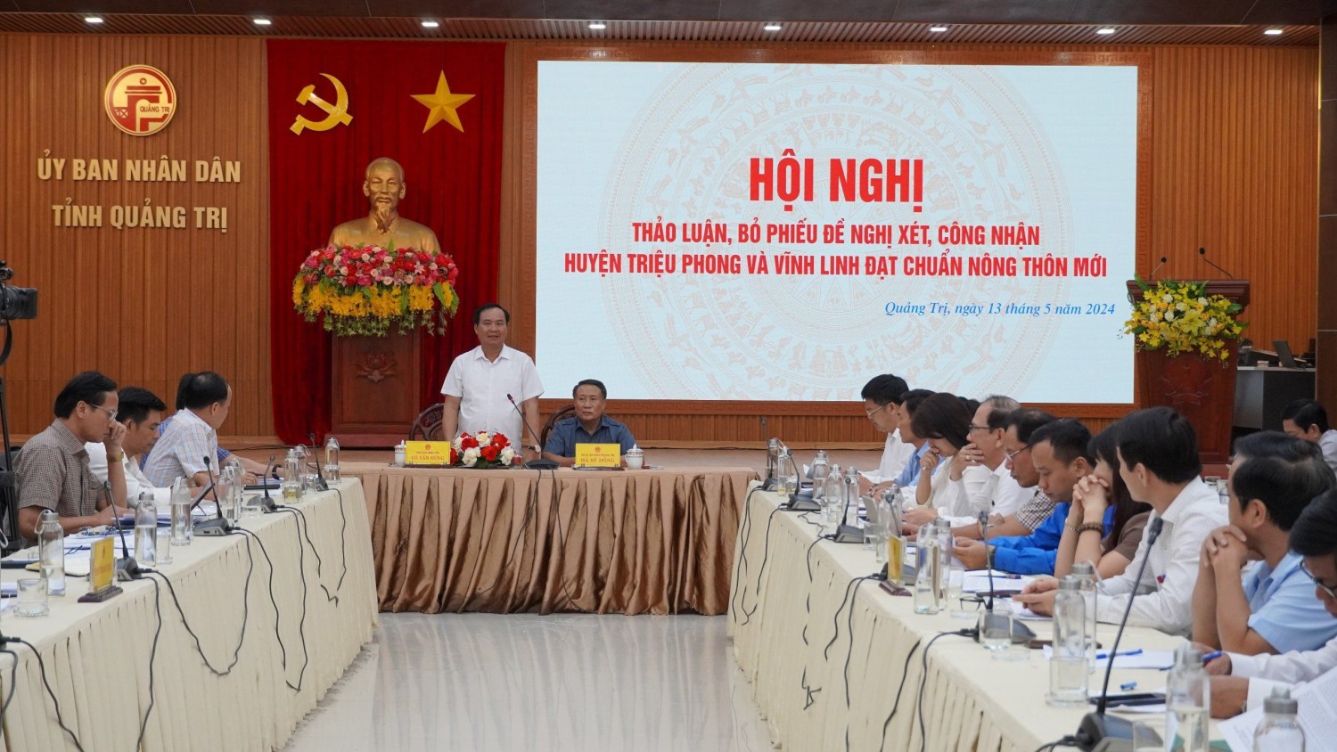 Chủ tịch UBND tỉnh Võ Văn Hưng phát biểu kết luận cuộc họp