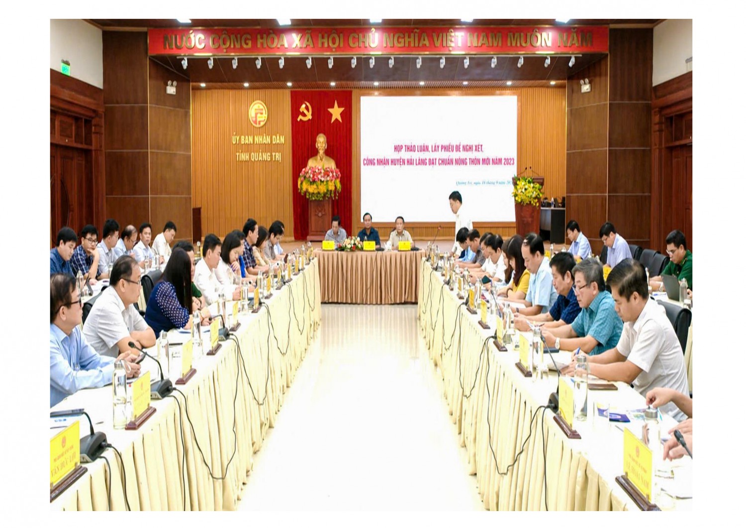 Lãnh đạo UBND tỉnh chủ trì phiên Hội nghị