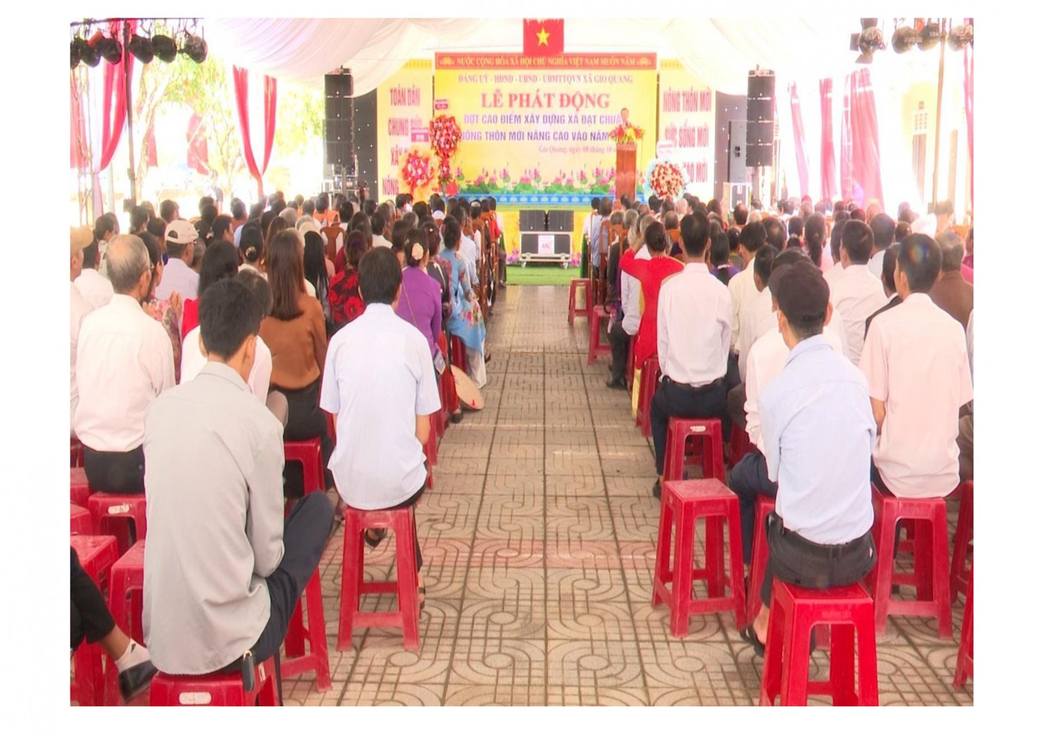 Toàn cảnh buổi lễ Phát động đợt thi đua cao điểm xây dựng NTM nâng cao xã Gio Quang