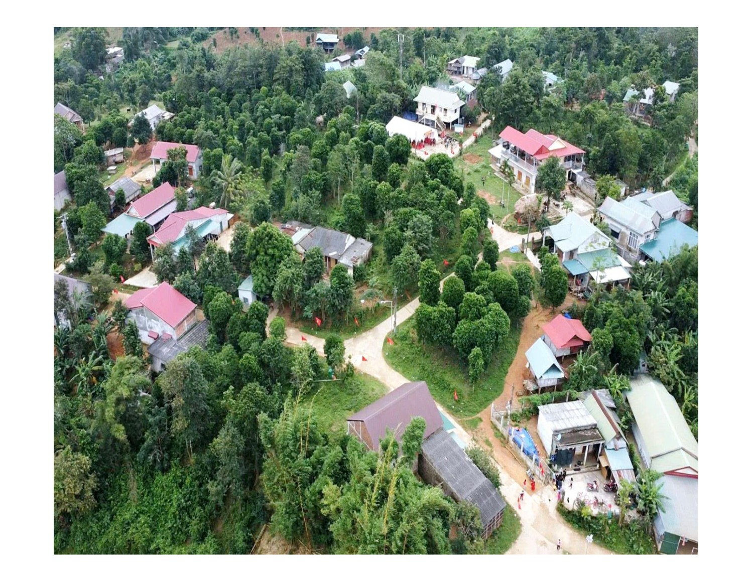 Nhờ huy động nhiều nguồn lực xây dựng NTM, bản Bù, xã Tân Lập ngày càng khởi sắc